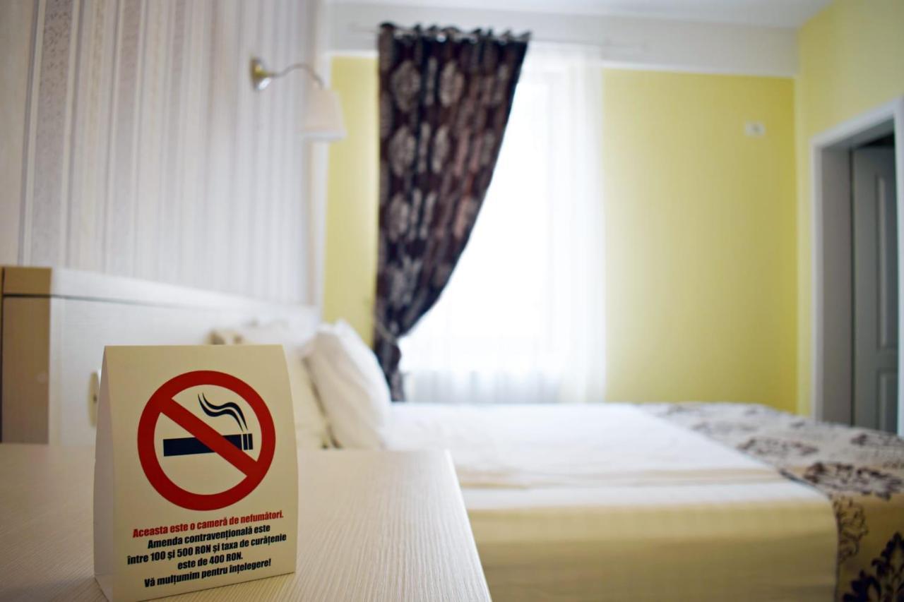 French Boutique Hotel Brasov Luaran gambar