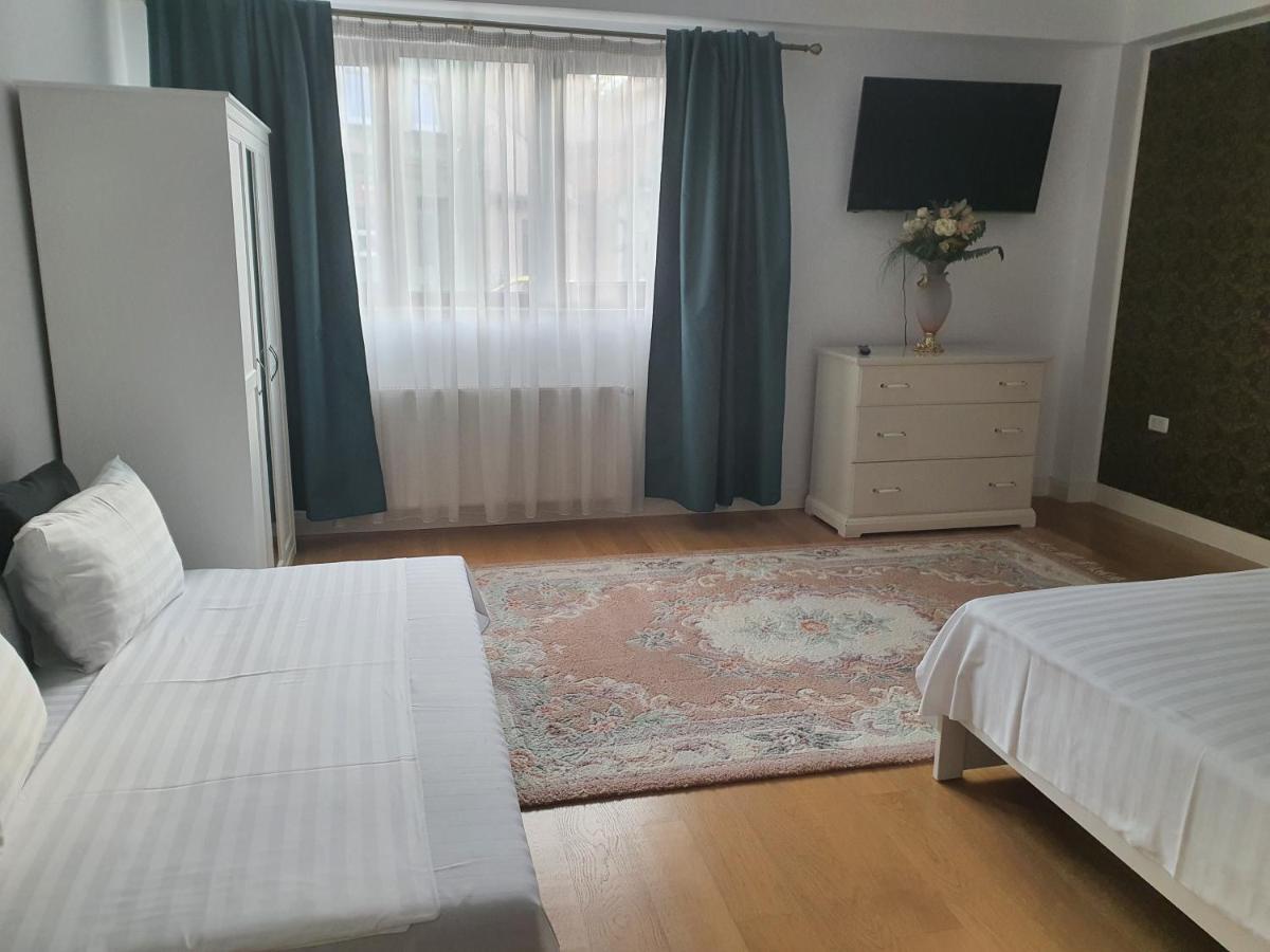 French Boutique Hotel Brasov Luaran gambar