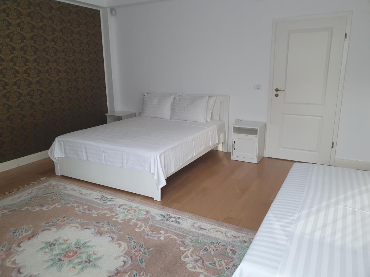 French Boutique Hotel Brasov Luaran gambar
