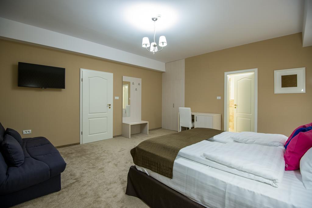 French Boutique Hotel Brasov Luaran gambar