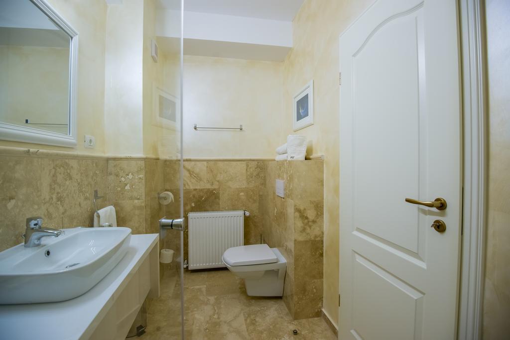 French Boutique Hotel Brasov Luaran gambar