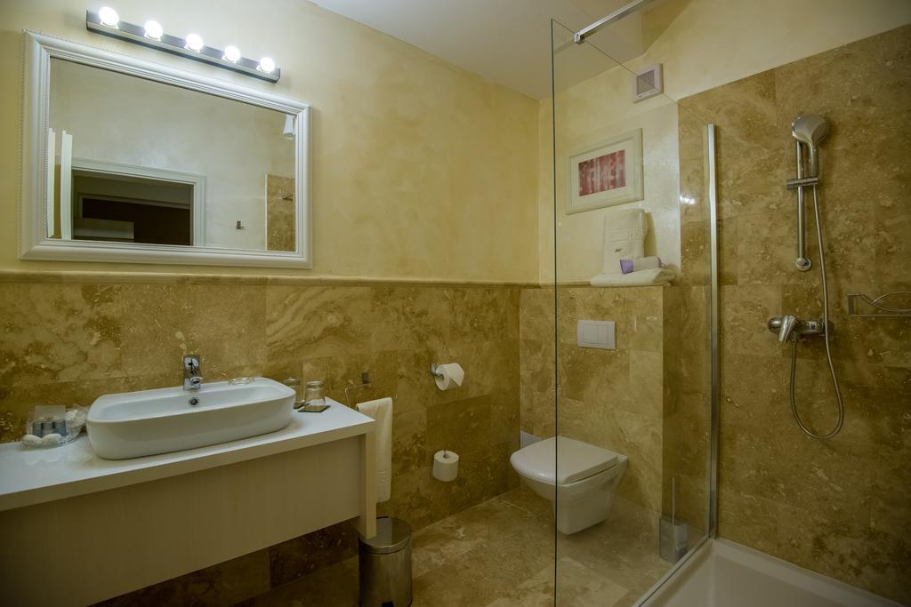 French Boutique Hotel Brasov Luaran gambar