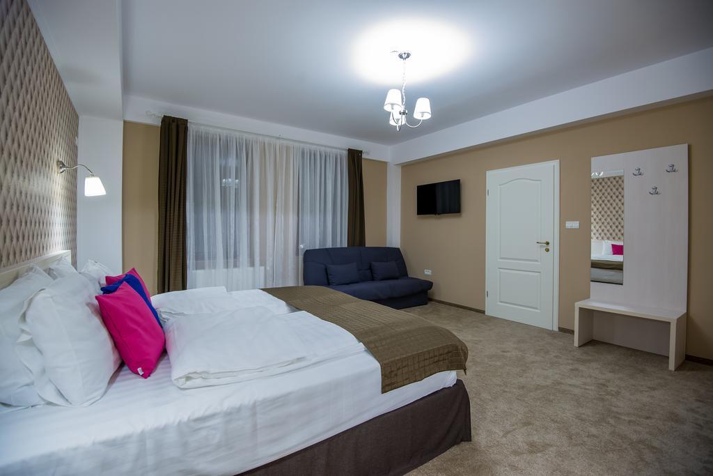 French Boutique Hotel Brasov Luaran gambar