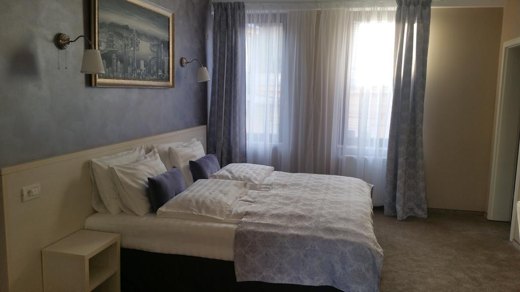 French Boutique Hotel Brasov Luaran gambar