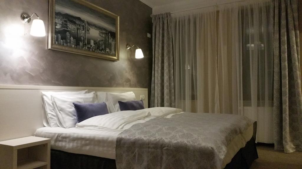 French Boutique Hotel Brasov Luaran gambar