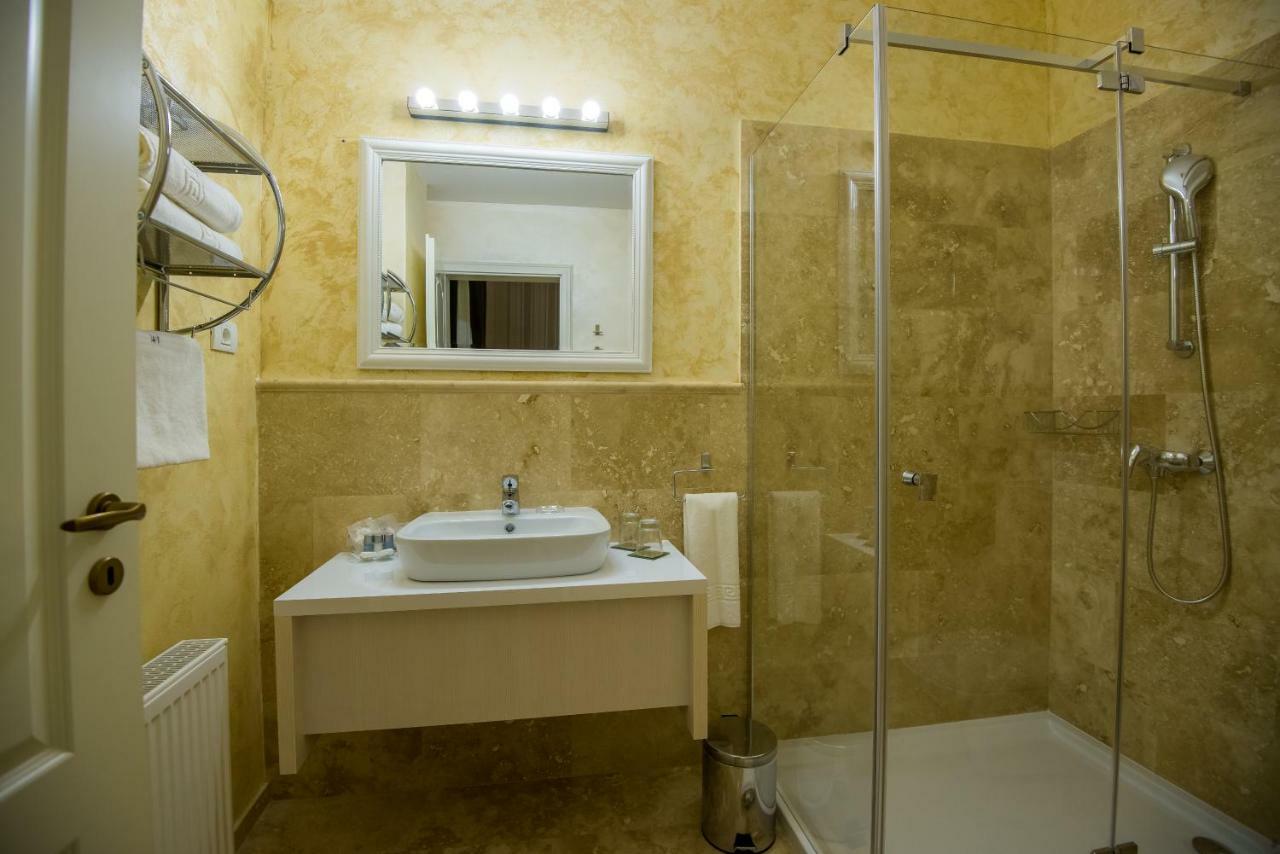 French Boutique Hotel Brasov Luaran gambar